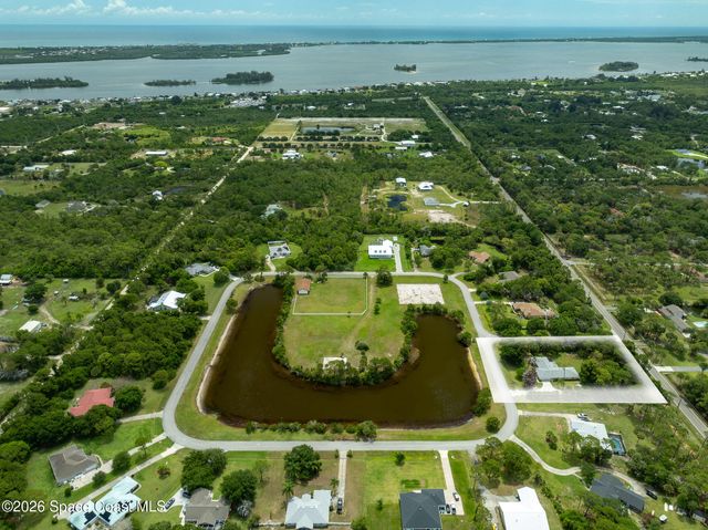4500 Hunters Run Circle, Grant, FL 32949