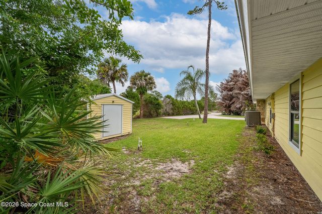 4500 Hunters Run Circle, Grant, FL 32949