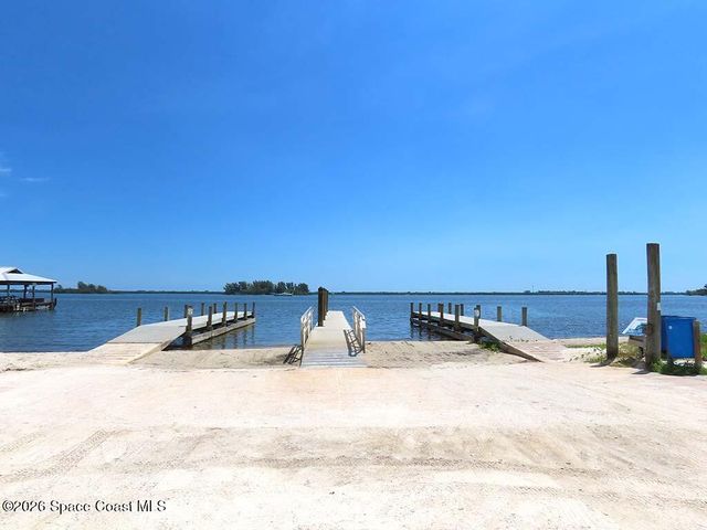 4500 Hunters Run Circle, Grant, FL 32949