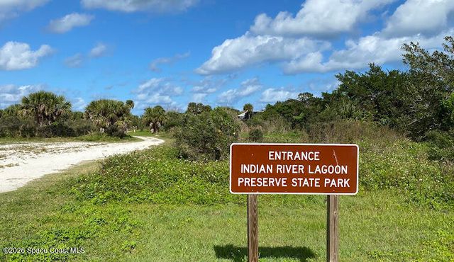 4500 Hunters Run Circle, Grant, FL 32949