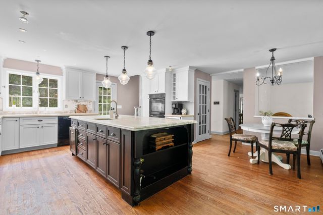 77 Hesseky Meadow Road, Woodbury, CT 06798