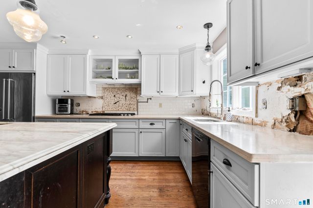 77 Hesseky Meadow Road, Woodbury, CT 06798