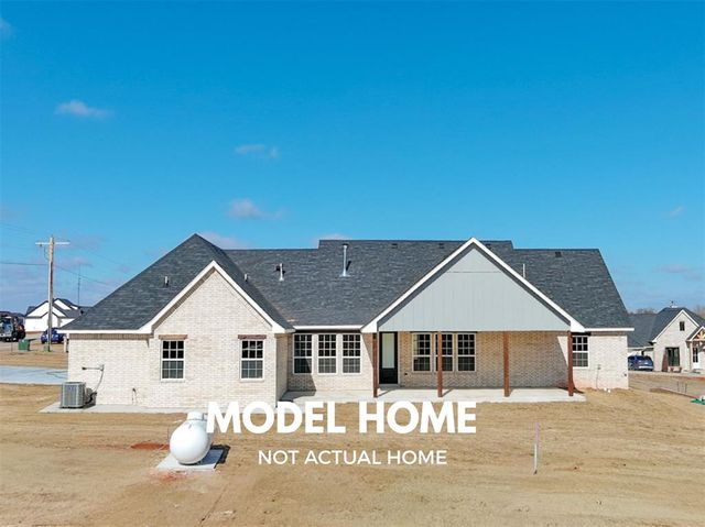 1160 Wolf Creek Drive, Blanchard, OK 73010
