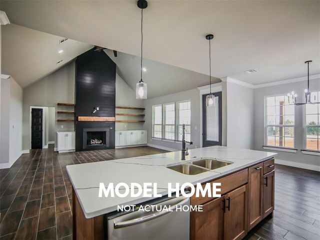 1160 Wolf Creek Drive, Blanchard, OK 73010
