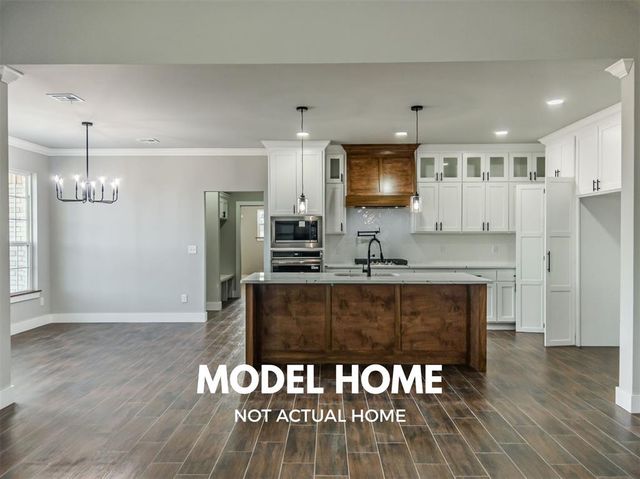 1160 Wolf Creek Drive, Blanchard, OK 73010