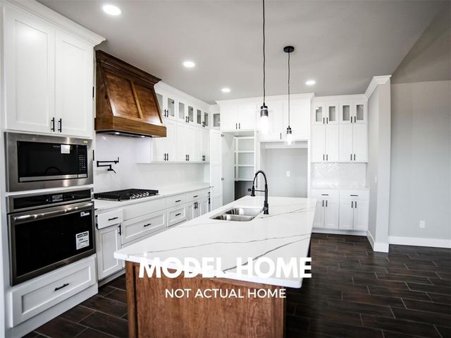 1160 Wolf Creek Drive, Blanchard, OK 73010
