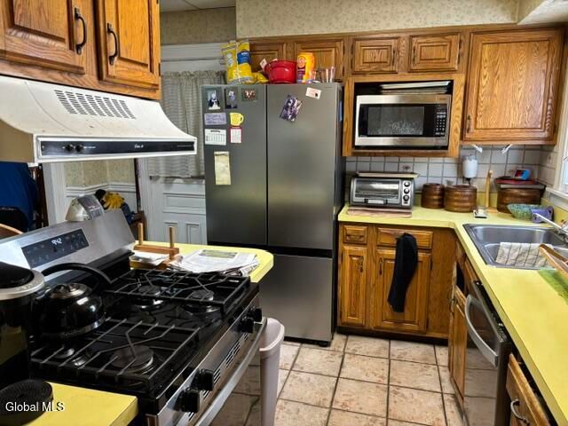 10 E Notre Dame Street, Glens Falls, NY 12801