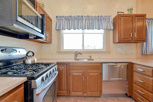 16 Warwick Rd WINTER, Gloucester, MA 01930
