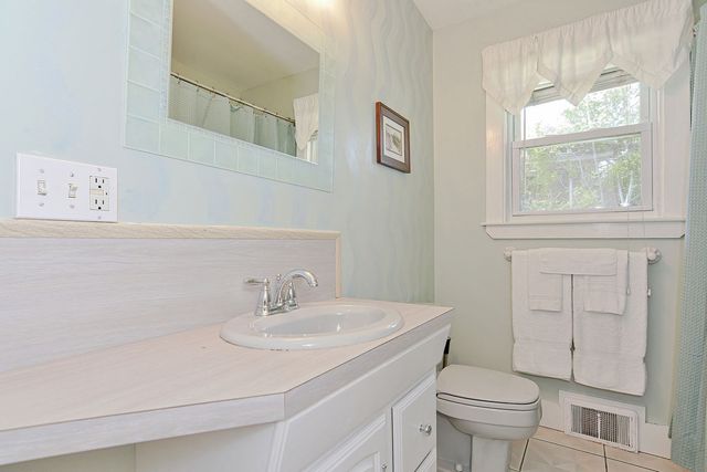 16 Warwick Rd WINTER, Gloucester, MA 01930
