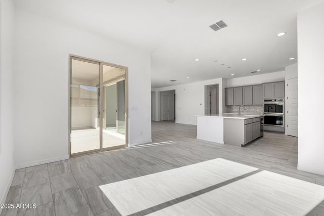 19959 W MULBERRY Drive, Buckeye, AZ 85396