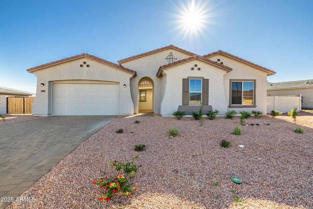 19959 W MULBERRY Drive, Buckeye, AZ 85396