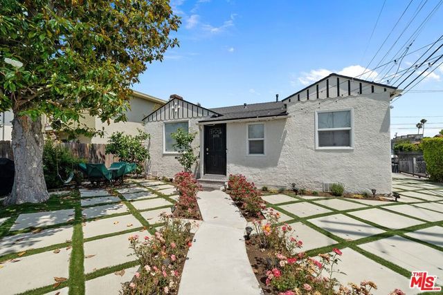 1978 S Holt Avenue, Los Angeles, CA 90034