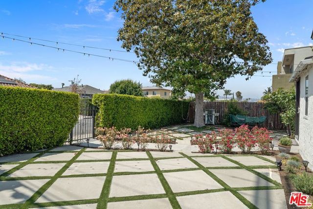 1978 S Holt Avenue, Los Angeles, CA 90034