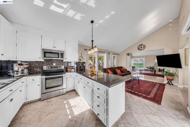 2106 Grackle Ct, Union City, CA 94587
