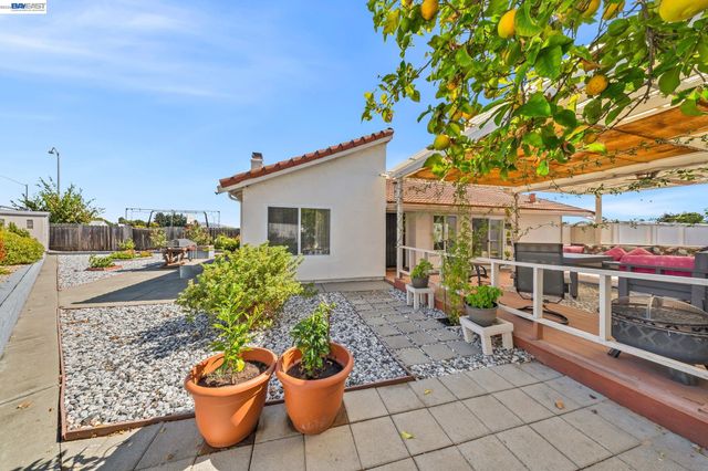 2106 Grackle Ct, Union City, CA 94587