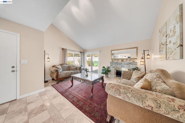 2106 Grackle Ct, Union City, CA 94587