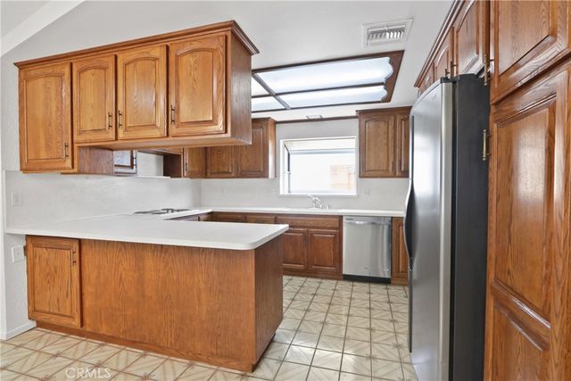 17565 Santa Monica, Fountain Valley, CA 92708