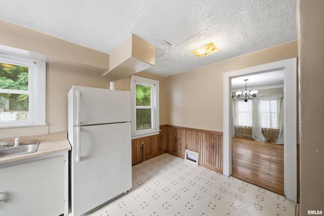 234 JOHNSON Street, East Peoria, IL 61611
