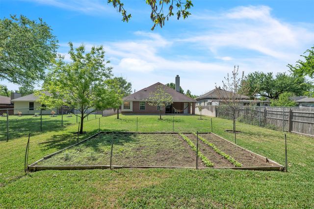406 Wright Boulevard, Grand Prairie, TX 75050