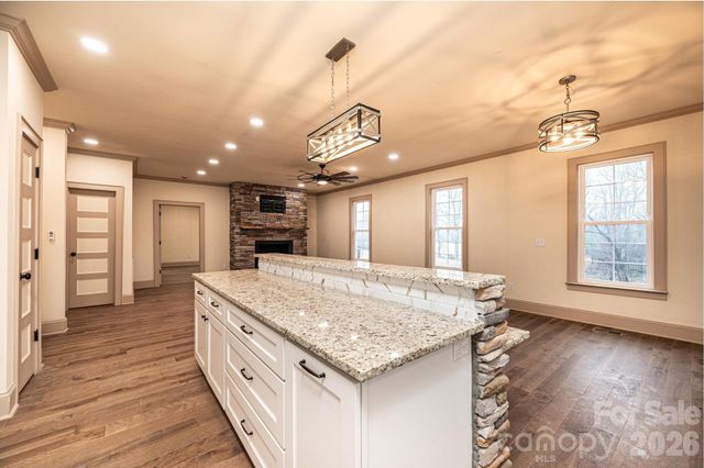 1610 Summerlin Place, Newton, NC 28658