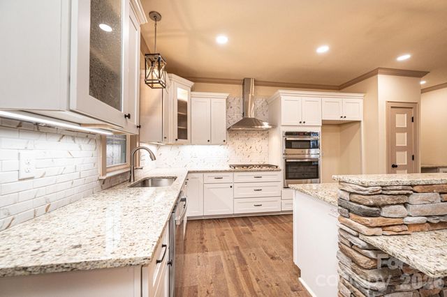 1610 Summerlin Place, Newton, NC 28658