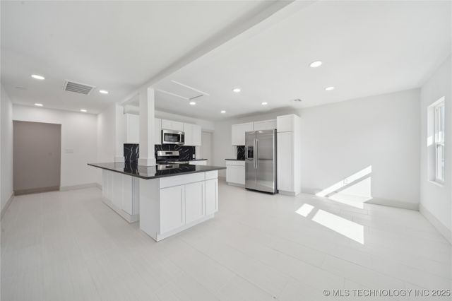 1137 N Oklahoma Avenue, Claremore, OK 74017