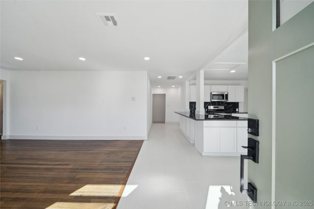 1137 N Oklahoma Avenue, Claremore, OK 74017