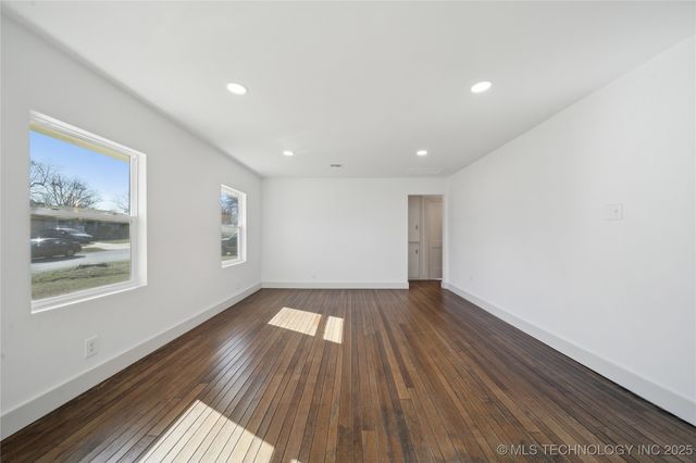 1137 N Oklahoma Avenue, Claremore, OK 74017