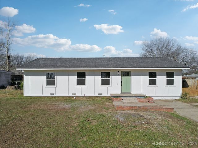 1137 N Oklahoma Avenue, Claremore, OK 74017