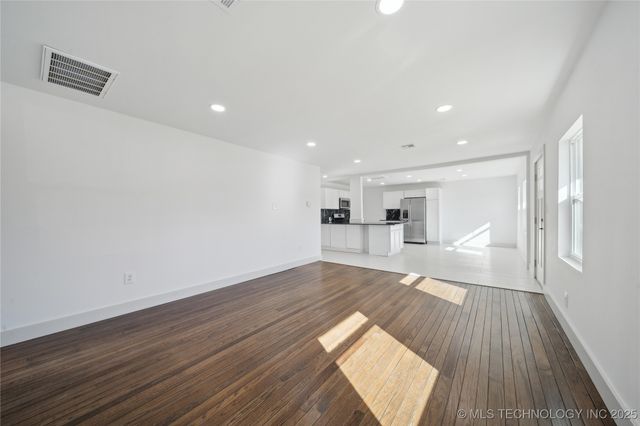 1137 N Oklahoma Avenue, Claremore, OK 74017