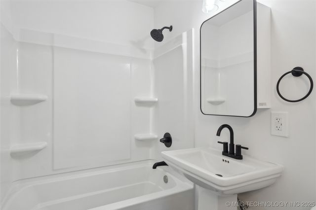 1137 N Oklahoma Avenue, Claremore, OK 74017