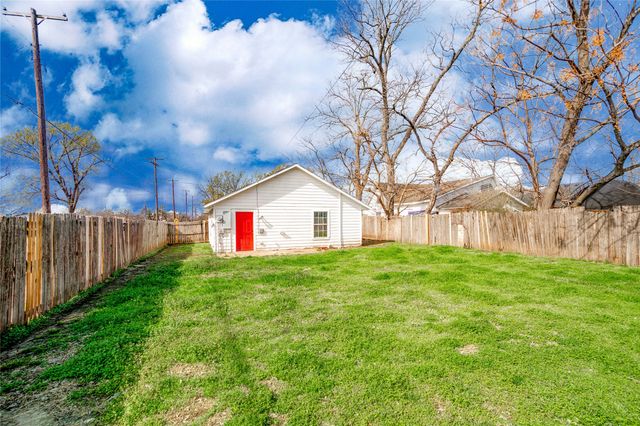 701 E College Street, Sherman, TX 75090