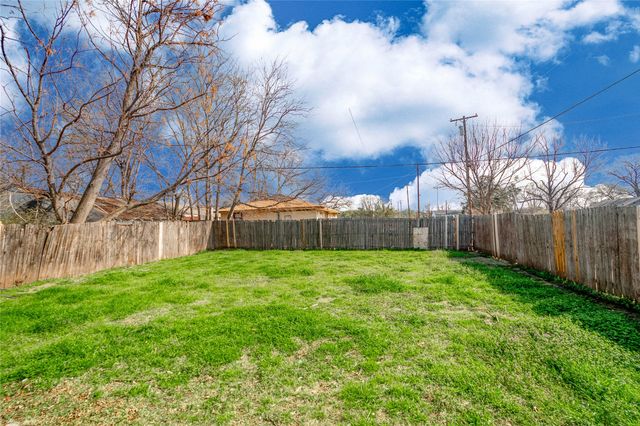 701 E College Street, Sherman, TX 75090