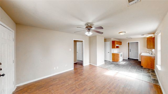 701 E College Street, Sherman, TX 75090