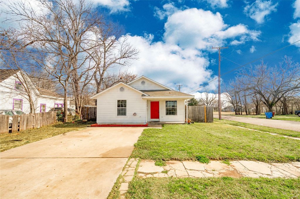 701 E College Street, Sherman, TX 75090