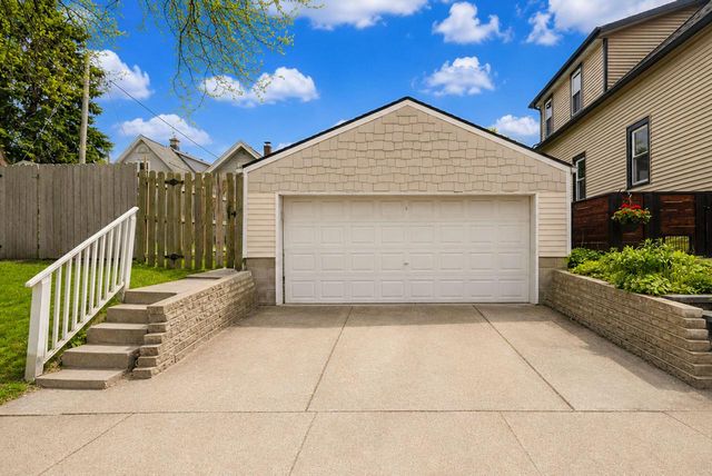 2228 Euclid AVENUE, Milwaukee, WI 53207