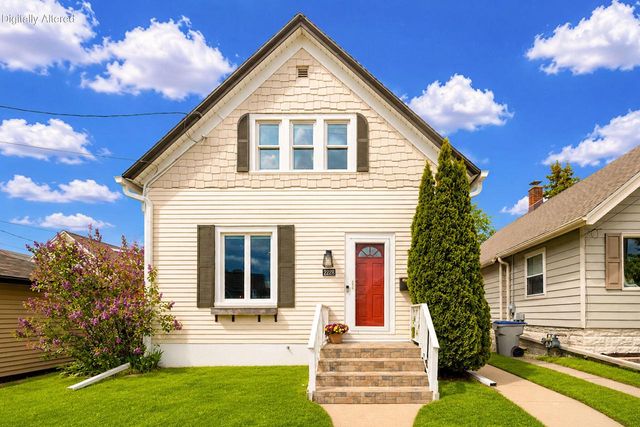 2228 Euclid AVENUE, Milwaukee, WI 53207