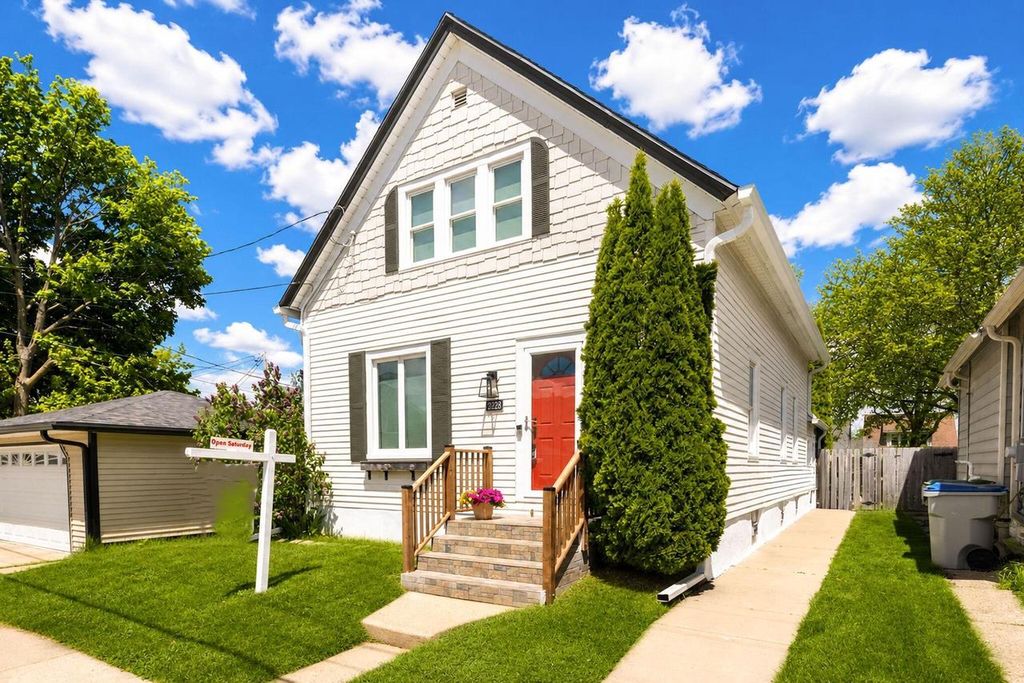 2228 Euclid AVENUE, Milwaukee, WI 53207