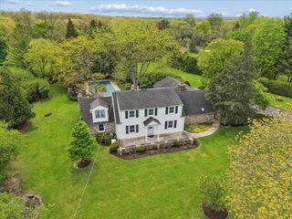 44 W Indian Trail Road, Barrington, IL 60010
