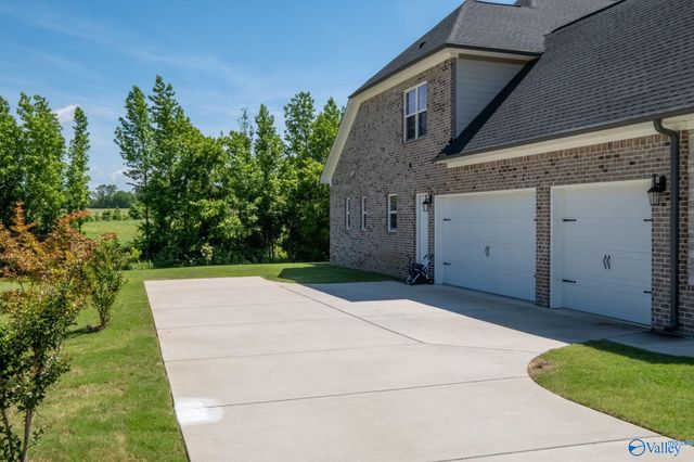 333 Merrydale Drive, Huntsville, AL 35811