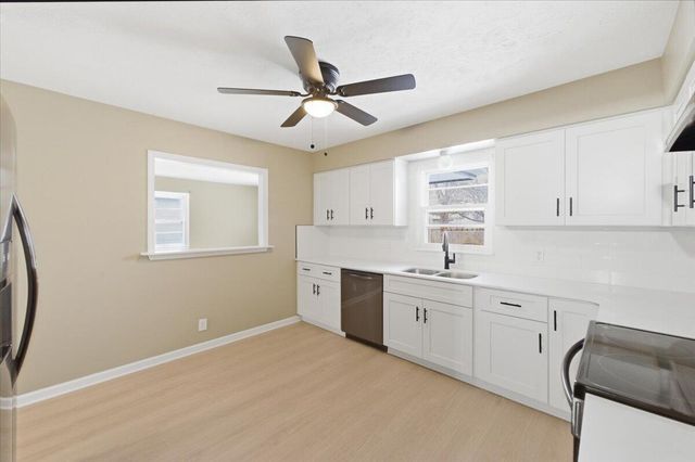 2324 S 9TH Street, Council Bluffs, IA 51501