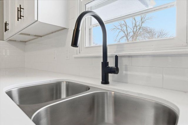 2324 S 9TH Street, Council Bluffs, IA 51501