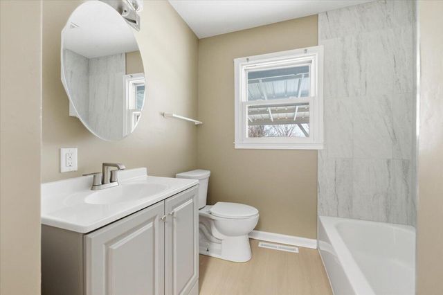 2324 S 9TH Street, Council Bluffs, IA 51501