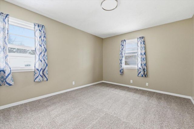 2324 S 9TH Street, Council Bluffs, IA 51501