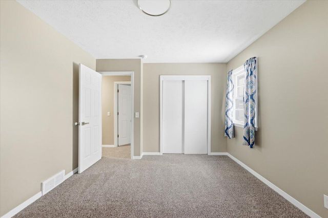 2324 S 9TH Street, Council Bluffs, IA 51501