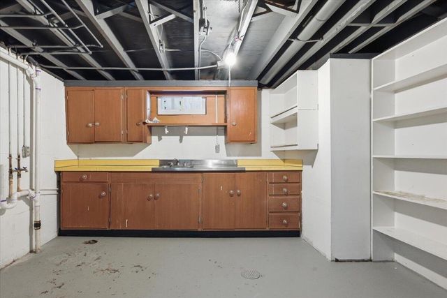 2324 S 9TH Street, Council Bluffs, IA 51501