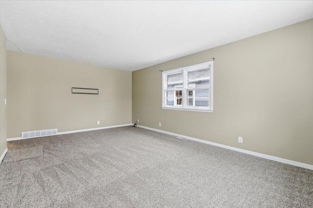 2324 S 9TH Street, Council Bluffs, IA 51501