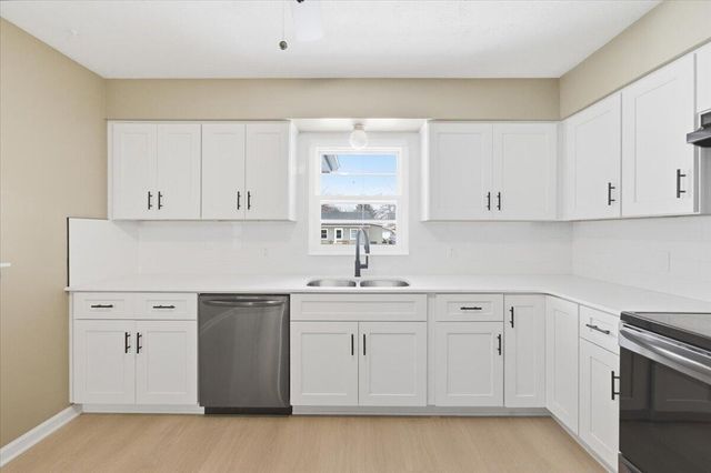 2324 S 9TH Street, Council Bluffs, IA 51501