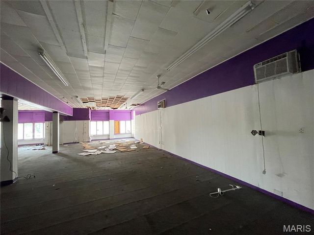 7427 S Broadway, St Louis, MO 63111