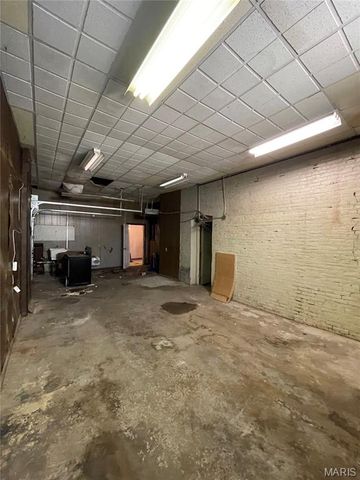 7427 S Broadway, St Louis, MO 63111